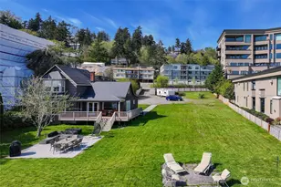 9049 NE Juanita Dr, Kirkland, WA 98034 - Photo 1