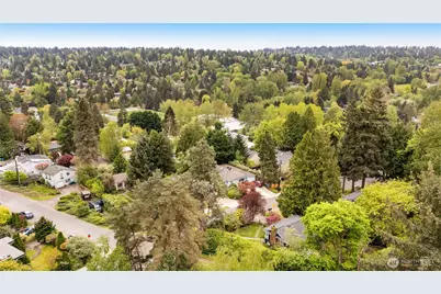 11007 Alton Avenue NE, Seattle, WA 98125 - Photo 36
