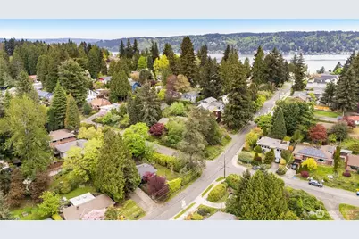 11007 Alton Avenue NE, Seattle, WA 98125 - Photo 32