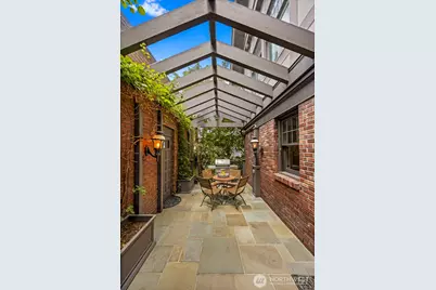 2218 E Prospect Street, Seattle, WA 98112 - Photo 34