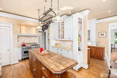 2218 E Prospect Street, Seattle, WA 98112 - Photo 12