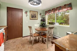 9226 Sharon Dr, Everett, WA 98204 - Photo 6