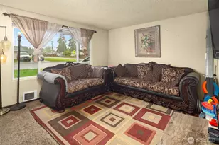 9226 Sharon Dr, Everett, WA 98204 - Photo 2