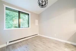 5502 220th St SW, Mountlake Terrace, WA 98043 - Photo 2