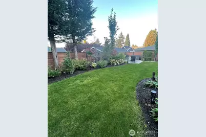 1819 7th Street W, Kirkland, WA 98033 - Photo 16