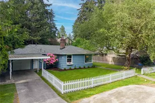 3418 NE 156th St, Lake Forest Park, WA 98155 - Photo 2
