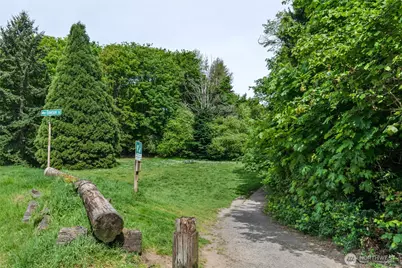 3710 26th Place W #405, Seattle, WA 98199 - Photo 22