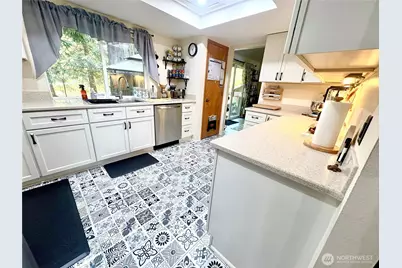 8210 University Point Circle NE, Bremerton, WA 98311 - Photo 8