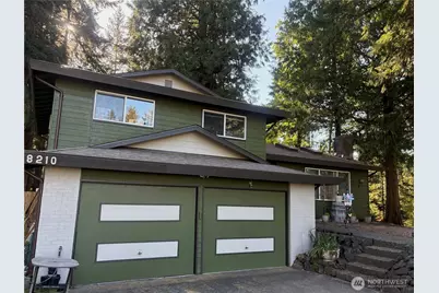 8210 University Point Circle NE, Bremerton, WA 98311 - Photo 2