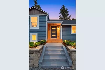 11026 Evanston Avenue N, Seattle, WA 98133 - Photo 2