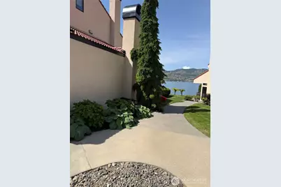 100 Lake Chelan Shores Drive #8-5, Chelan, WA 98816 - Photo 2