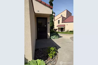 100 Lake Chelan Shores Drive #8-5, Chelan, WA 98816 - Photo 4