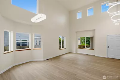 460 Ilwaco Avenue NE, Renton, WA 98059 - Photo 2