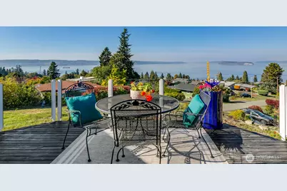 5037 33rd Avenue W, Everett, WA 98203 - Photo 2