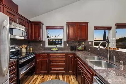 524 6th Avenue W #407, Seattle, WA 98119 - Photo 6