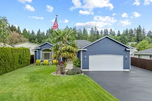 16 Pacific Pl, Longview, WA 98632 - Photo 1