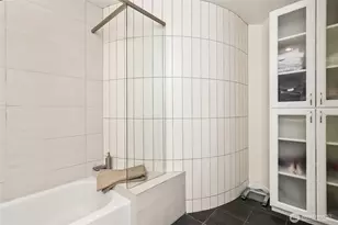 2721 1st Ave, Seattle, WA 98121 - Photo 18