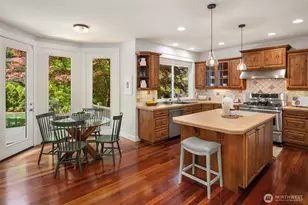 687 Bear Ridge Dr NW, Issaquah, WA 98027 - Photo 10