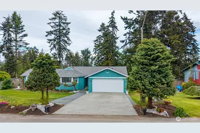 1974 Fiver Place, Oak Harbor, WA 98277 - Photo 4
