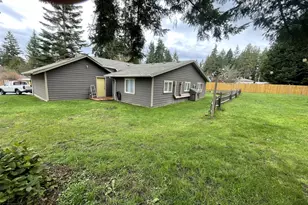 11926 Andrew Sater Rd, Everett, WA 98208 - Photo 2