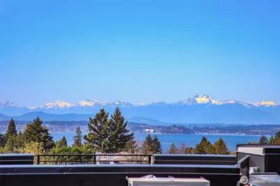 6318 41st Avenue SW #D, Seattle, WA 98136 - Photo 2