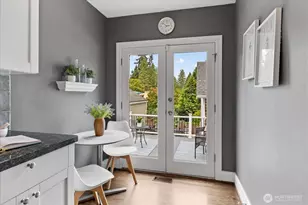 1020 NE 100th St, Seattle, WA 98125 - Photo 14