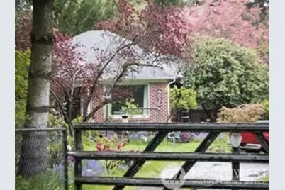 4325 NE Sunset Blvd, Renton, WA 98059 - Photo 1