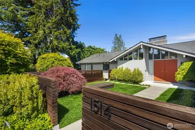 1514 Shenandoah Drive E, Seattle, WA 98112 - Photo 1