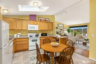 508 Madrona Way NE, Bainbridge Island, WA 98110 - Photo 8