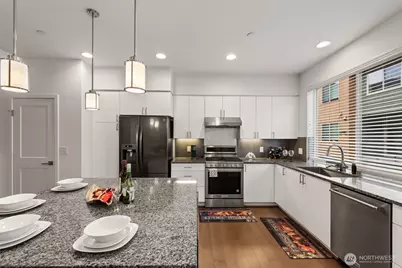 15729 NE 14th Aly, Bellevue, WA 98008 - Photo 12