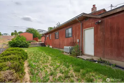 618 1st Avenue NE, Soap Lake, WA 98851 - Photo 10