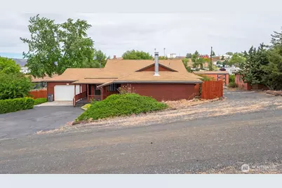 618 1st Avenue NE, Soap Lake, WA 98851 - Photo 4