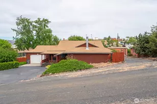 618 1st Ave NE, Soap Lake, WA 98848 - Photo 4