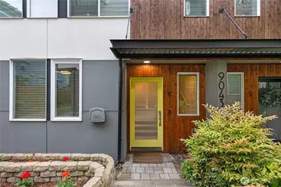 9043 C Mary Avenue NW, Seattle, WA 98117 - Photo 2