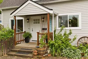 2003 Wells St, Enumclaw, WA 98022 - Photo 2