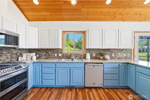 23667 Dalacey Ln, Mount Vernon, WA 98274 - Photo 14