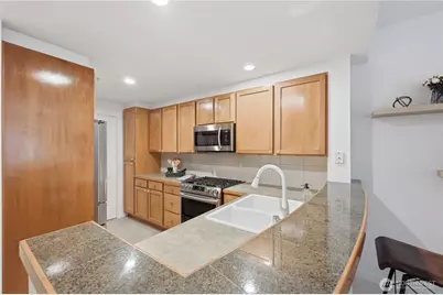 2607 Western Avenue #403, Seattle, WA 98121 - Photo 10
