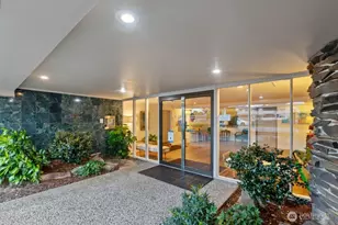 550 Elm Way, Edmonds, WA 98020 - Photo 2