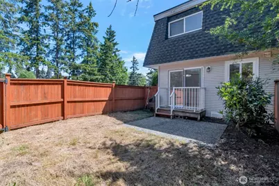 19712 50 Avenue W #1, Lynnwood, WA 98036 - Photo 4
