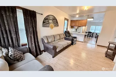 527 S Sullivan Street, Seattle, WA 98108 - Photo 2