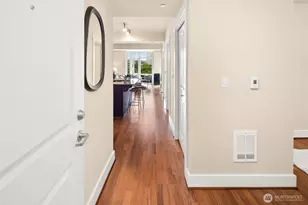 699 John St, Seattle, WA 98109 - Photo 18
