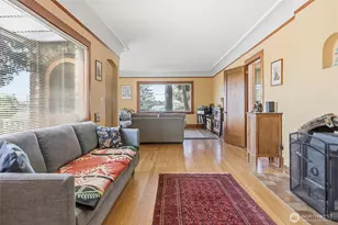 3002 NE 57th St, Seattle, WA 98105 - Photo 6