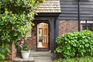 1105 Shenandoah Dr E, Seattle, WA 98112 - Photo 2