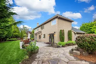 2215 271st Ct SE, Sammamish, WA 98075 - Photo 30
