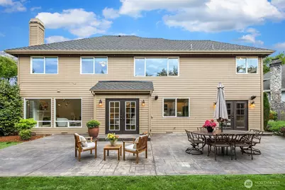 2215 271st Court SE, Sammamish, WA 98075 - Photo 32