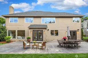 2215 271st Ct SE, Sammamish, WA 98075 - Photo 32