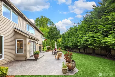 2215 271st Court SE, Sammamish, WA 98075 - Photo 34