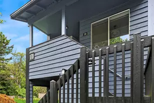 170 Newport Way NW, Issaquah, WA 98027 - Photo 2