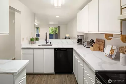 170 Newport Way NW #D31, Issaquah, WA 98027 - Photo 6
