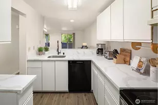 170 Newport Way NW, Issaquah, WA 98027 - Photo 6